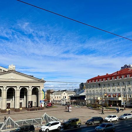 Lux Apartments In The City Center With A Coffee Machine, View Of A Theater, Near Zlata Plaza Rivne Buitenkant foto