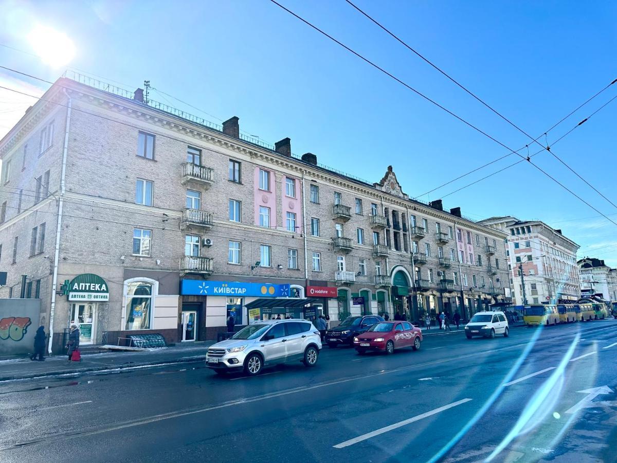 Lux Apartments In The City Center With A Coffee Machine, View Of A Theater, Near Zlata Plaza Rivne Buitenkant foto