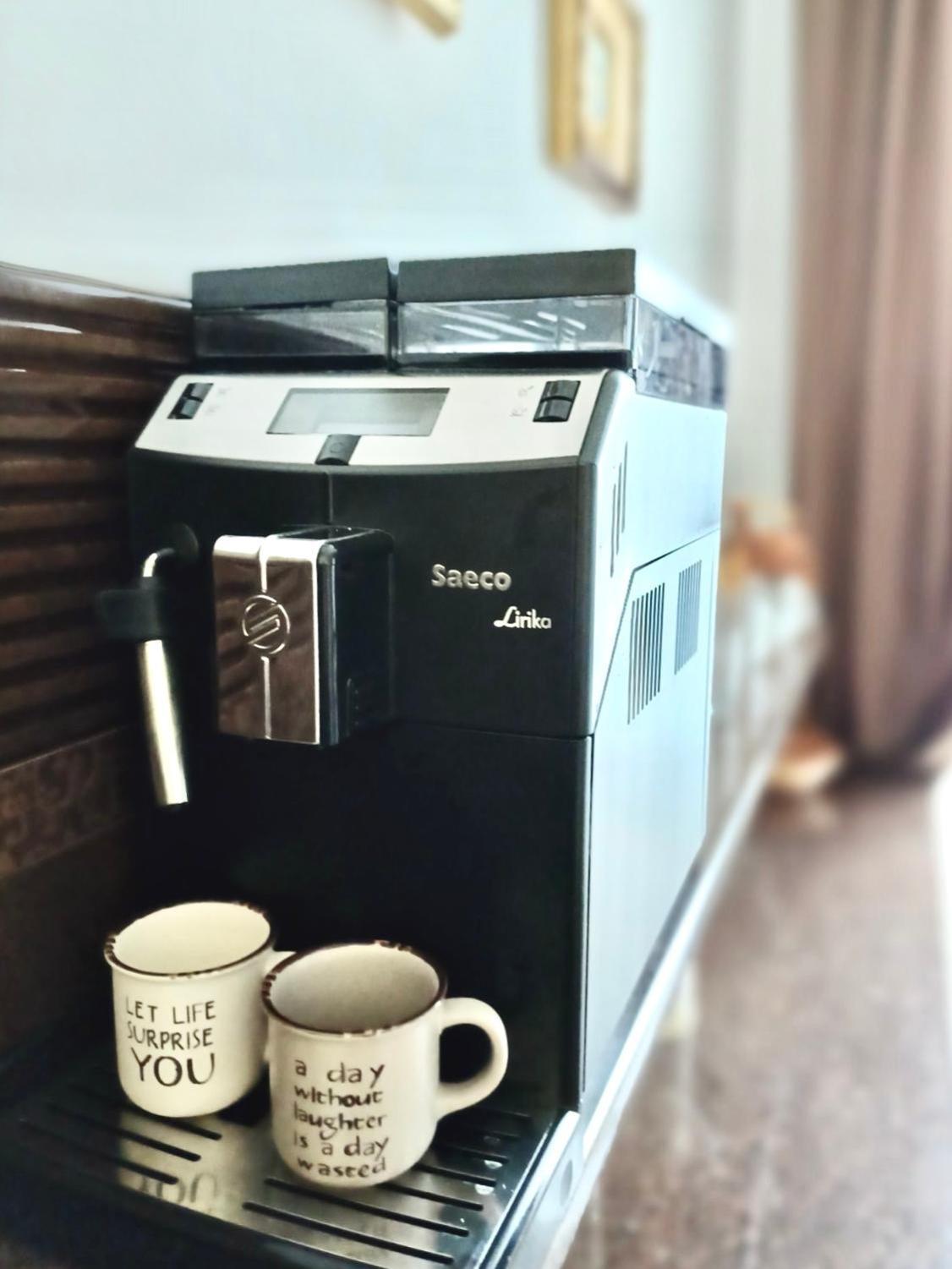 Lux Apartments In The City Center With A Coffee Machine, View Of A Theater, Near Zlata Plaza Rivne Buitenkant foto