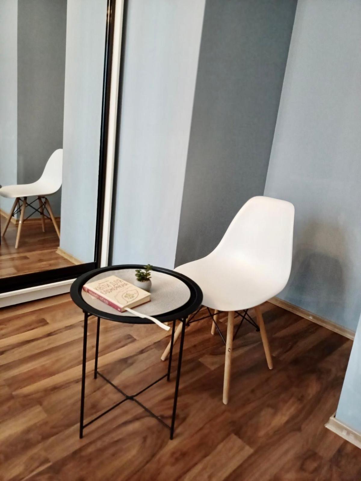 Lux Apartments In The City Center With A Coffee Machine, View Of A Theater, Near Zlata Plaza Rivne Buitenkant foto